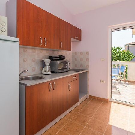 Nice Apartment In Kastel With Kitchen Екстериор снимка