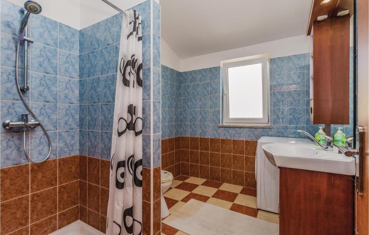 Nice Apartment In Kastel With Kitchen Екстериор снимка