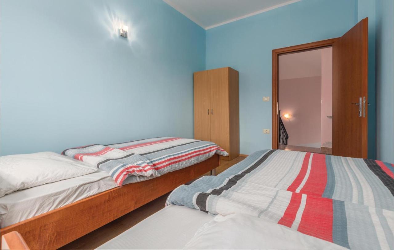 Nice Apartment In Kastel With Kitchen Екстериор снимка