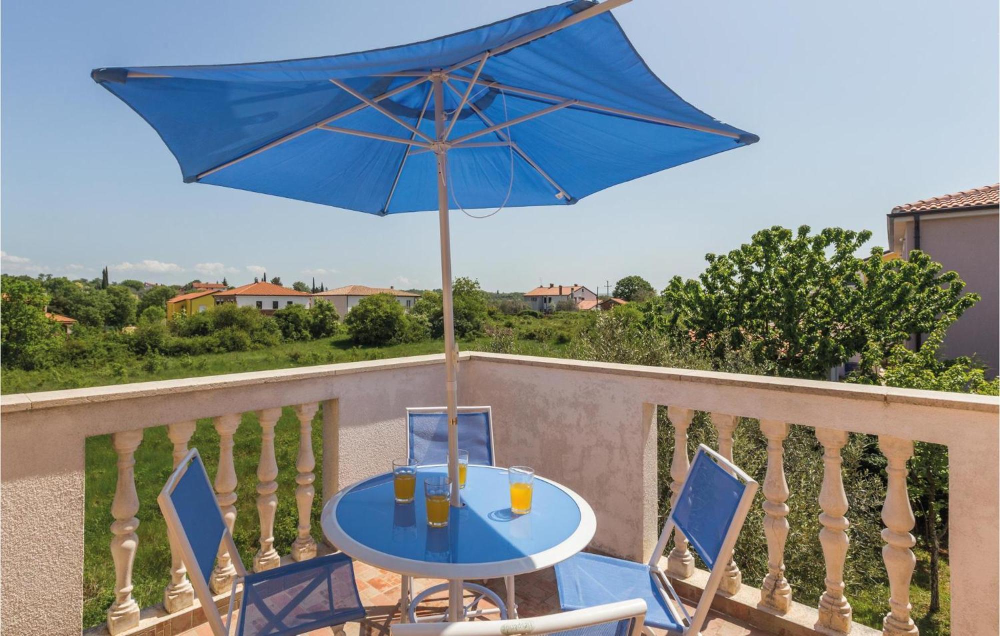 Nice Apartment In Kastel With Kitchen Екстериор снимка
