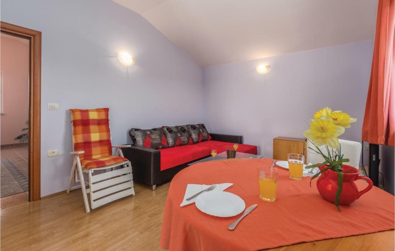 Nice Apartment In Kastel With Kitchen Екстериор снимка